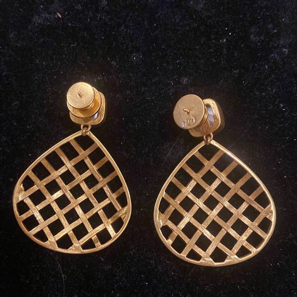 Julie Vos Earring - Picture 2 of 3